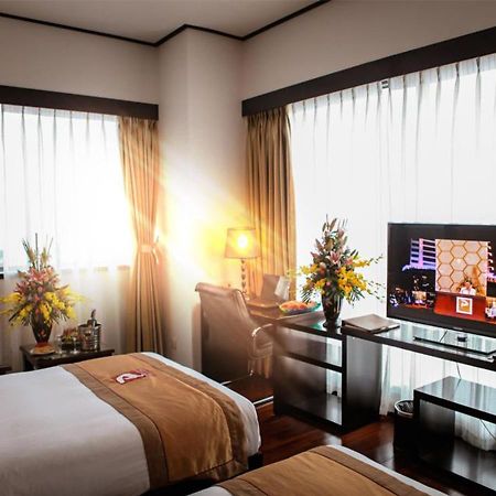 Halong Palace Hotel Ха Лонг Екстериор снимка