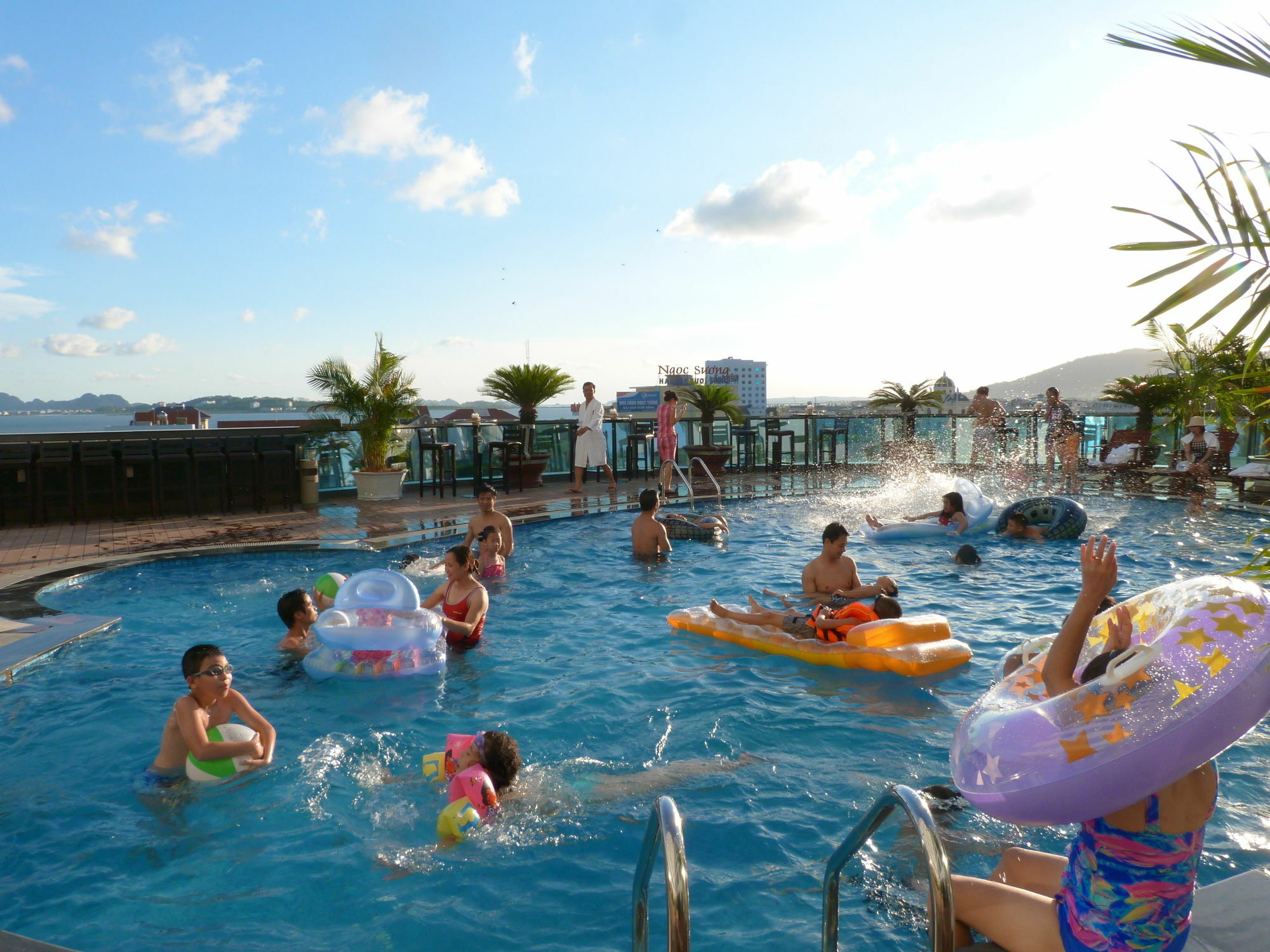 Halong Palace Hotel Ха Лонг Екстериор снимка